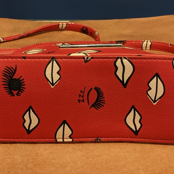 Betsey Johnson Red Lip and Eye Print Shoulder Bag - Picture 5 of 8